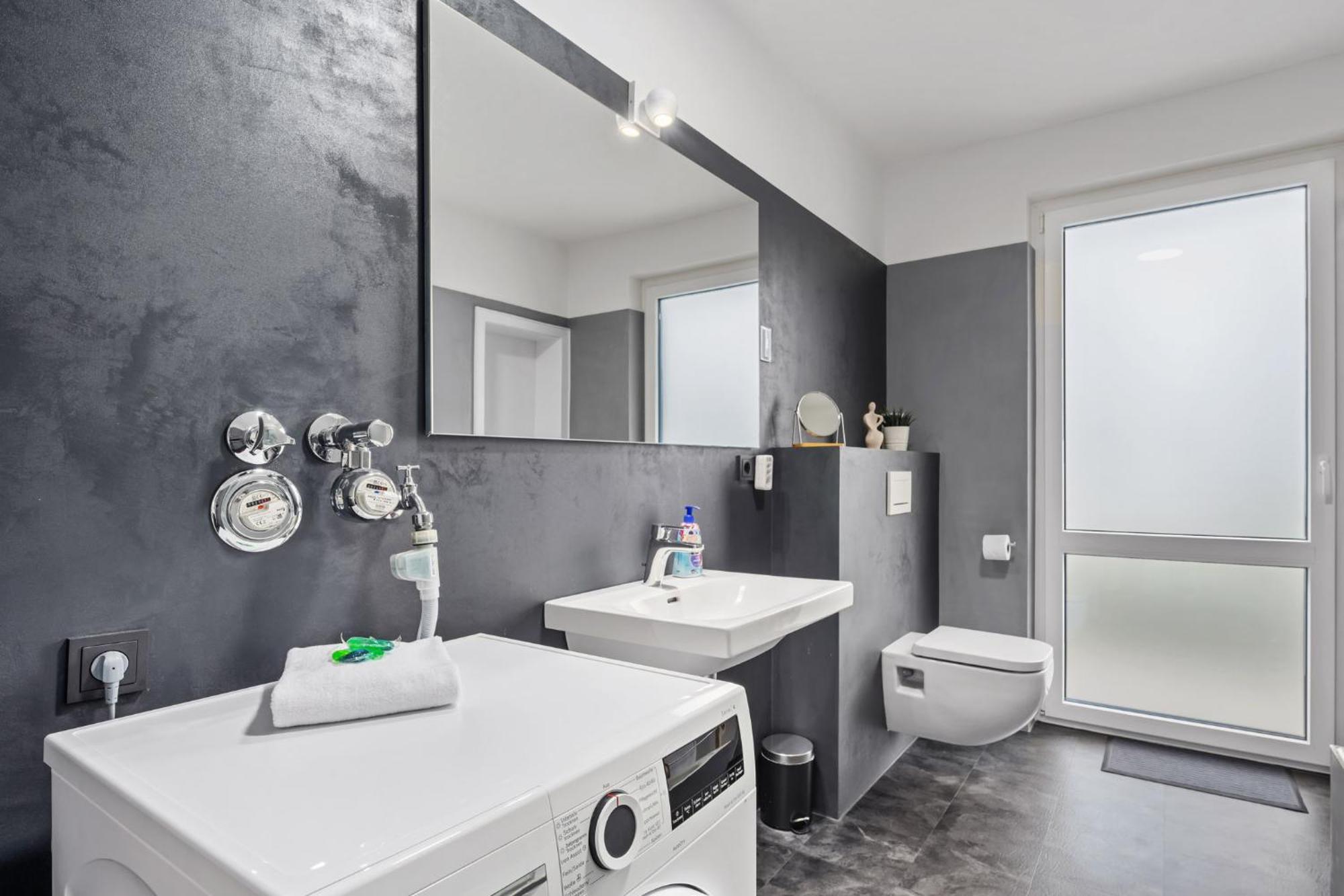 Stilvolle Stadtoase, 116 Qm, Parkblick, Wassernah, Parkplatz Вильгельмсхафен Экстерьер фото